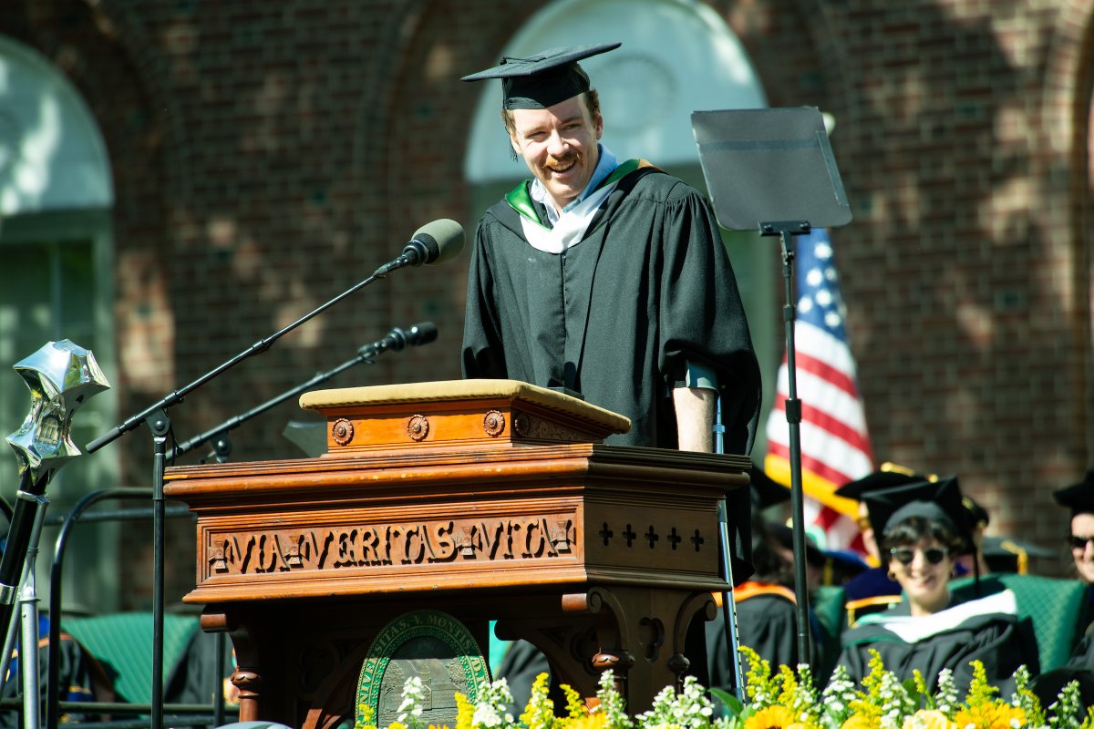 uvmvermont's tweet photo. "Surrounded by the right people, I have always found that the work associated with accomplishing anything becomes easy. I urge you all to stay connected within your communities and always challenge your peers to be better."
- Ben Ogden '22, alum, Olympic silver medalist @TeamUSA https://t.co/CmwUgDhjmW