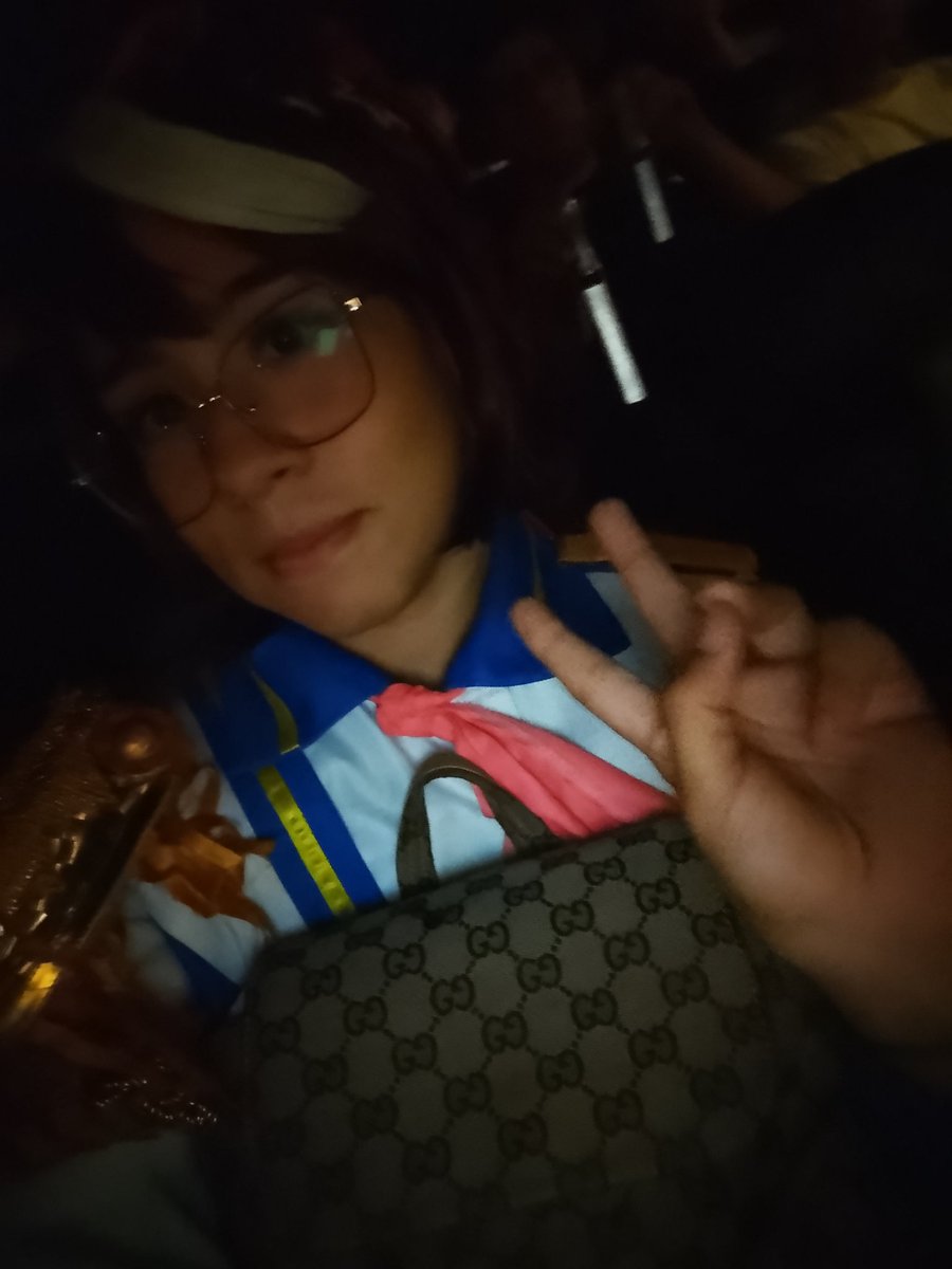 core_mey's tweet photo. Literal salí en la portada gente jijij 💙💙
Fue muy lindo ir a ver la peli con todos mis compañeros jiji 💐💐
@vocaloidperu @CreatiPacas
#umamusmecosplay #tokai_teio #umamusme #Perú https://t.co/5Ls5rvDPKx