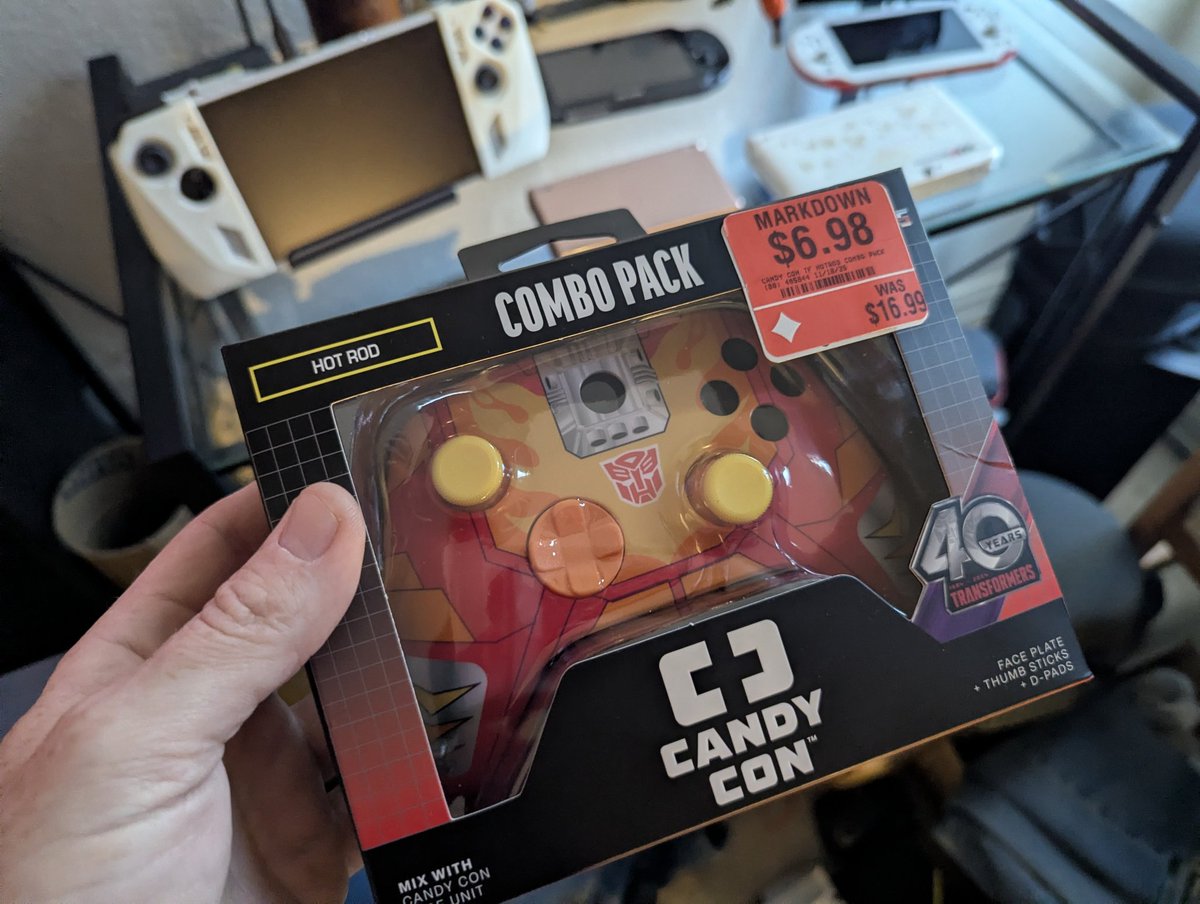 HackInformer's tweet photo. Figured why not give this guy a try and see how it goes. Plus they won me over with this cool 86 Hotrod face plate, + matching thumb sticks and D-Pads.. https://t.co/SqK7Jz3H8B