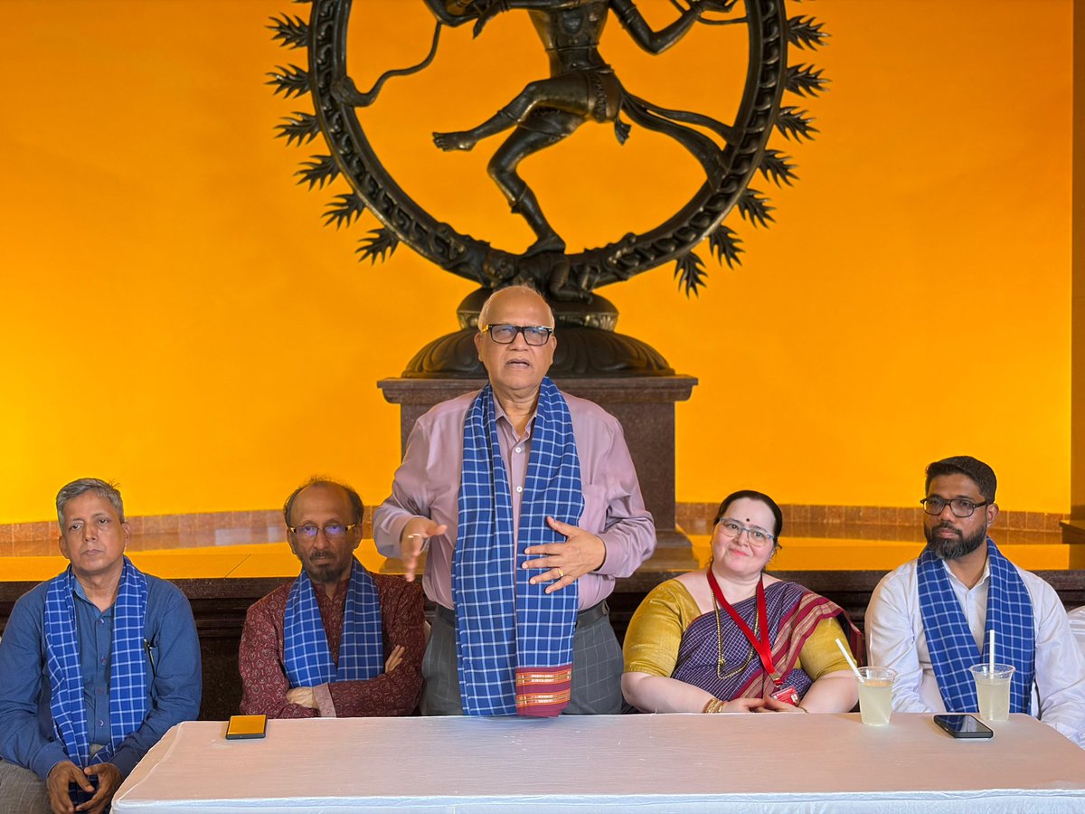Digambar Kamat tweet media