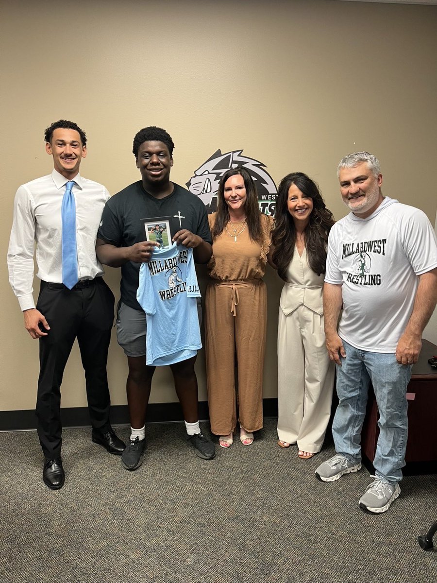 amenyah_ethan's tweet photo. Thank you for the Harrell Jackson Foundation for choosing me for their scholarship!! It’s not always about winning, its about always getting back up when something doesn’t go your way and how you respond! @MWWildcatFB @david_mcenaney @MWHSactivities @CoachCSilva @CoachNateTurner https://t.co/qysJgDZaWj