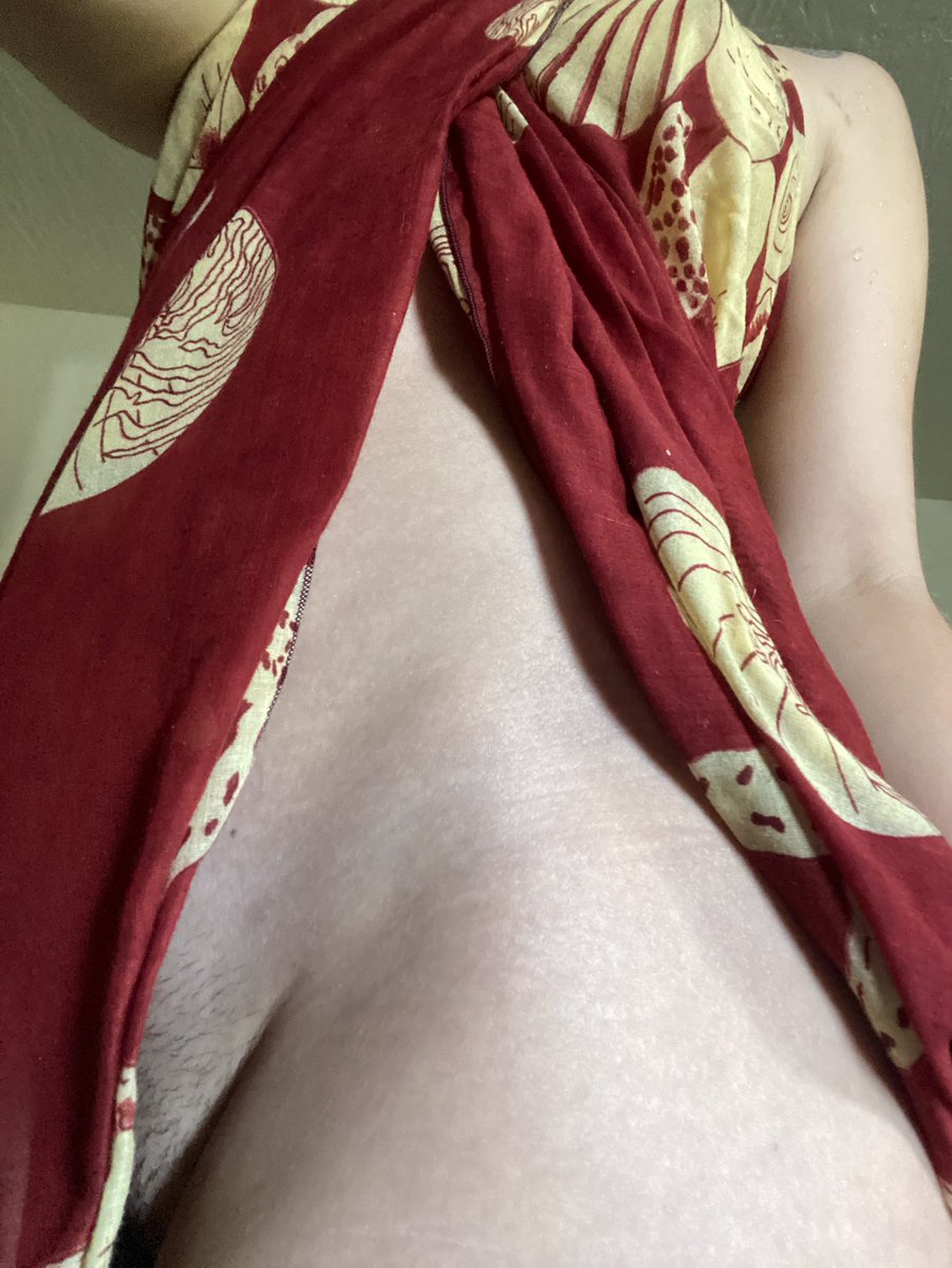 sweetev3lyn's tweet photo. fresh out the shower https://t.co/4gbF6b8SQm