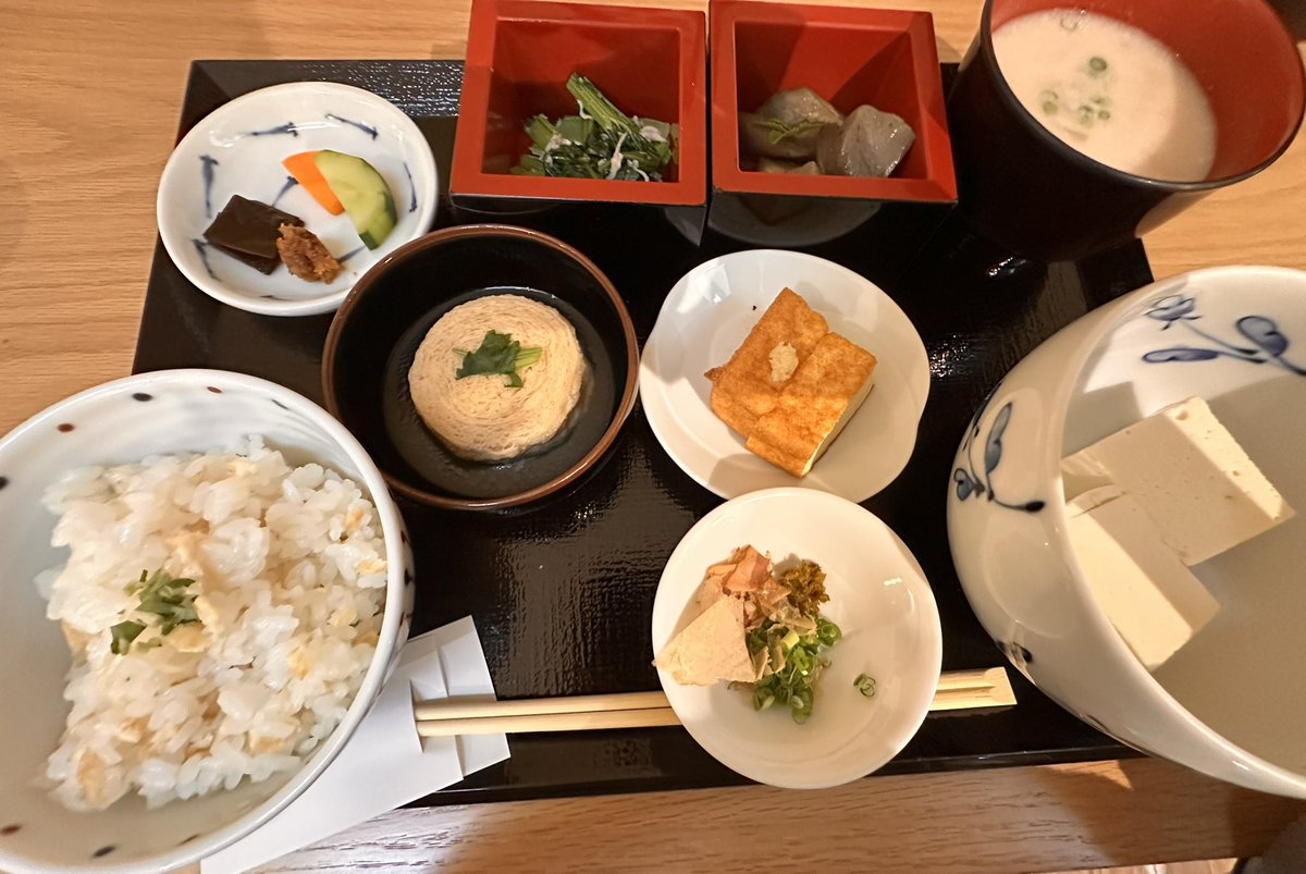 HalvmaneSpitz's tweet photo. きのうは30年来の友達と酒蔵でランチしてきた https://t.co/siDjYOEtIK