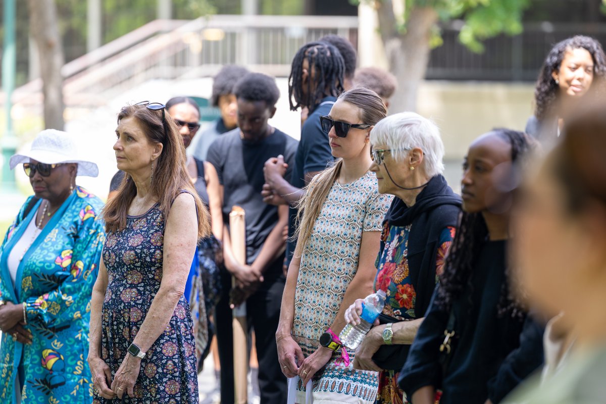 RwandaInUSA's tweet photo. Happening now: unveiling of a monument honoring the victims of the 1994 Genocide Against the Tutsi at California State University, Sacramento. In attendance are Sacramento State University President Dr. Luke Wood, a delegation from Rwanda led by Hon. Minister @JoNsengimana, the Rwandan community, and friends of Rwanda.