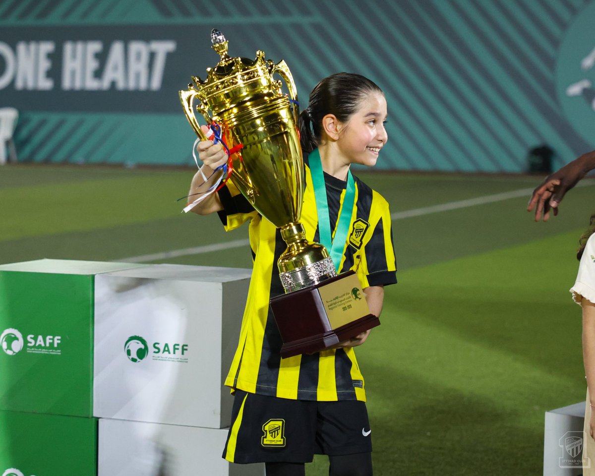 ittiladiesclub's tweet photo. زهرات العميد لفئة U11 يعانقن الذهب ويحققن بطولة المركز الإقليمي بجدة 🏆🤩 https://t.co/LLRbniiLaT