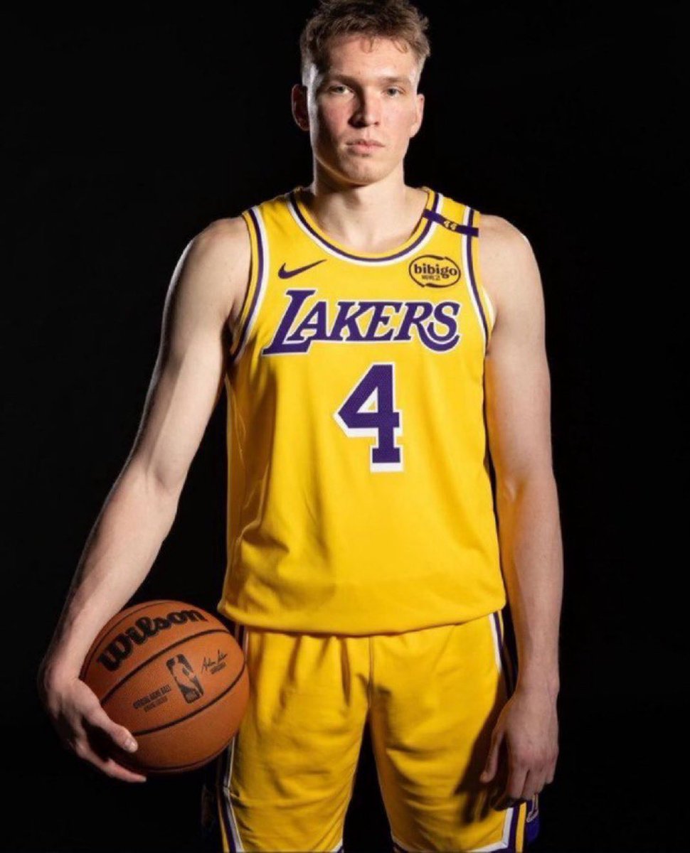 LakeShowYo tweet media