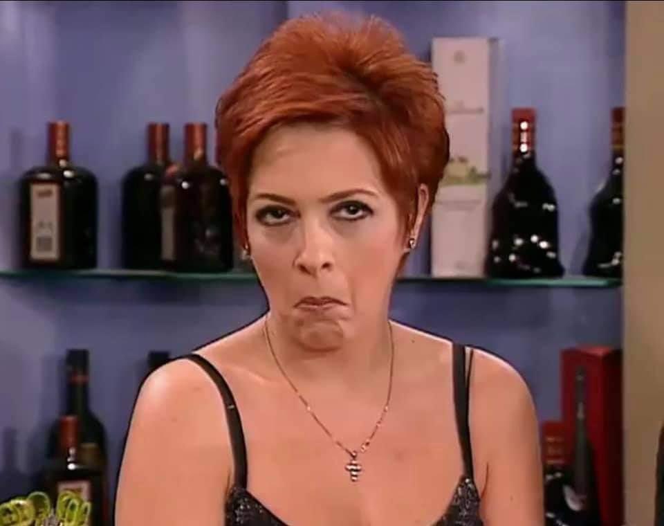 ellie_cafejeezz's tweet photo. Είμαι σε μια παρέα ατόμων που: 
Εγώ στηρίζω Φινλανδία,η ξαδέρφη Αυστραλία,μαμά μου Ελλαδα, μπι.εφ μου Σερβία,γαμπρός μου Κύπρο,η αδερφή μου Γαλλία,γκομενος ξαδέρφης Μολδαβία,κολλητή μου Ρουμανία 
#eurovisiongr https://t.co/aZoUqNxMAP