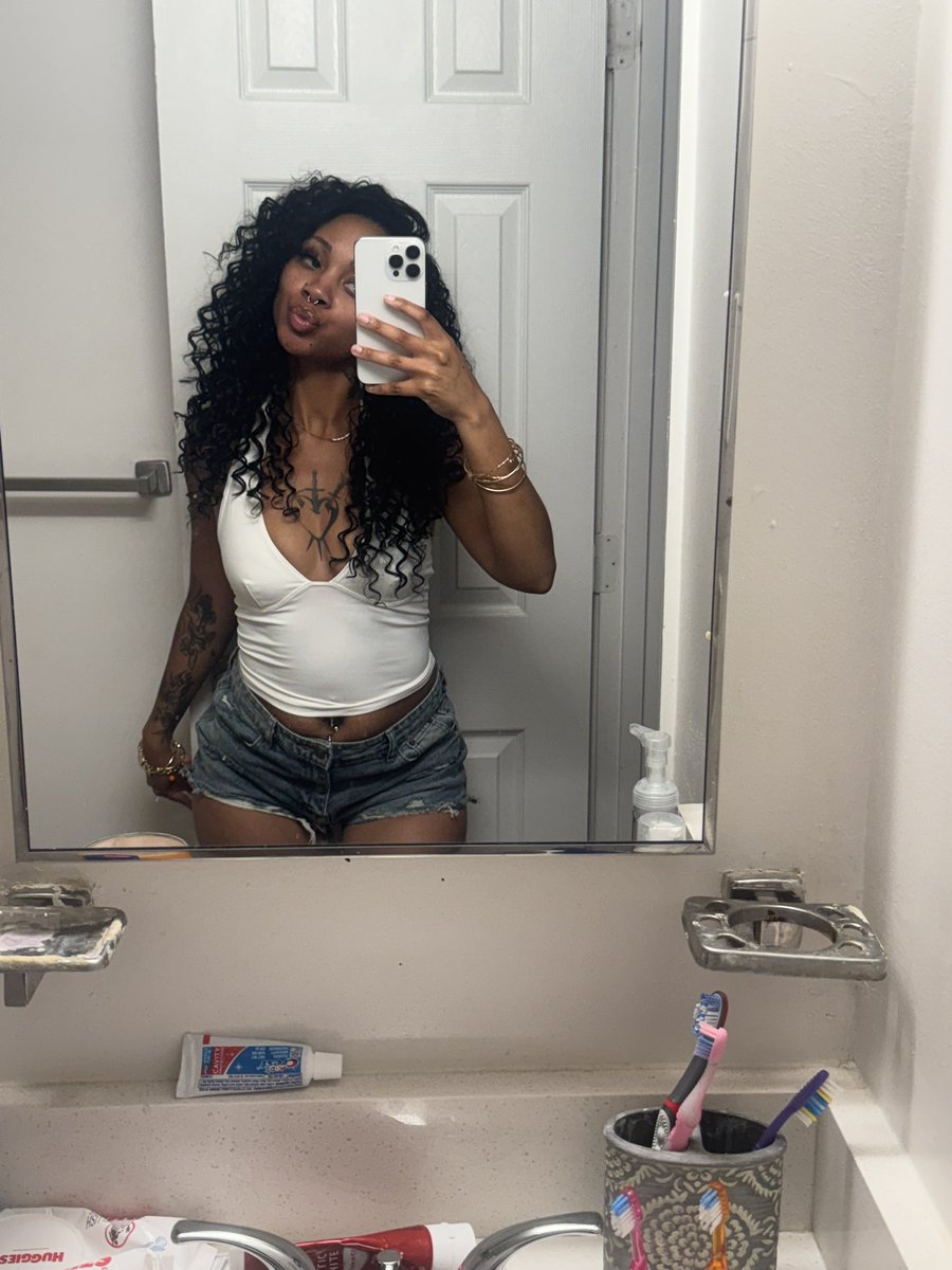meshvyyyyy's tweet photo. summer ready https://t.co/FYnNJ1671f