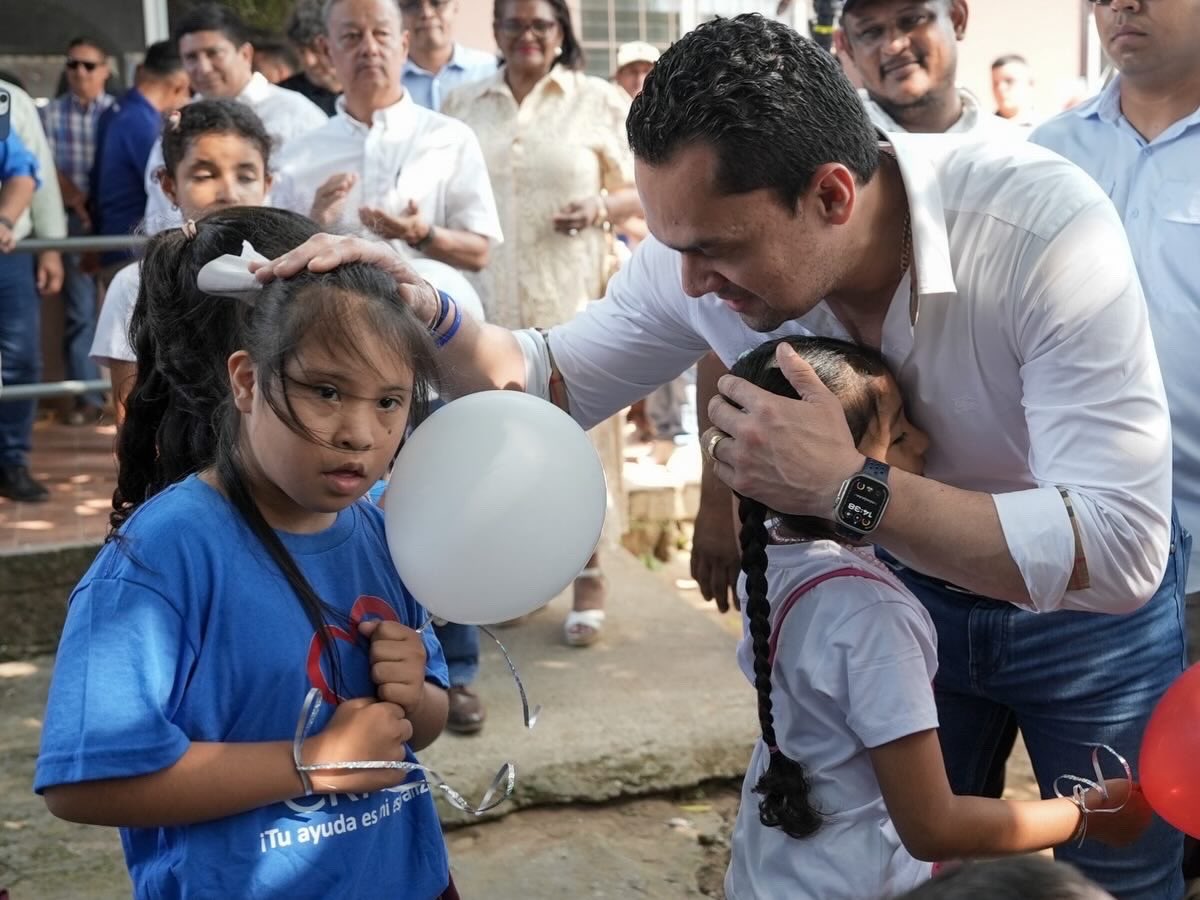 TommyZambranoM's tweet photo. Después de 17 años de lucha y gestión, hoy este importante apoyo ya es una realidad. 🙌🏻🇭🇳

Con mucha alegría acompañamos la entrega de la publicación en La Gaceta que oficializa los L3 millones de lempiras destinados al Centro de Rehabilitación de Colón (CRICOL) en Tocoa, una institución que brinda esperanza y atención a miles de familias de Colón y otros departamentos.

Seguimos trabajando por las causas que transforman vidas y llevan bienestar a nuestra gente. ❤️
