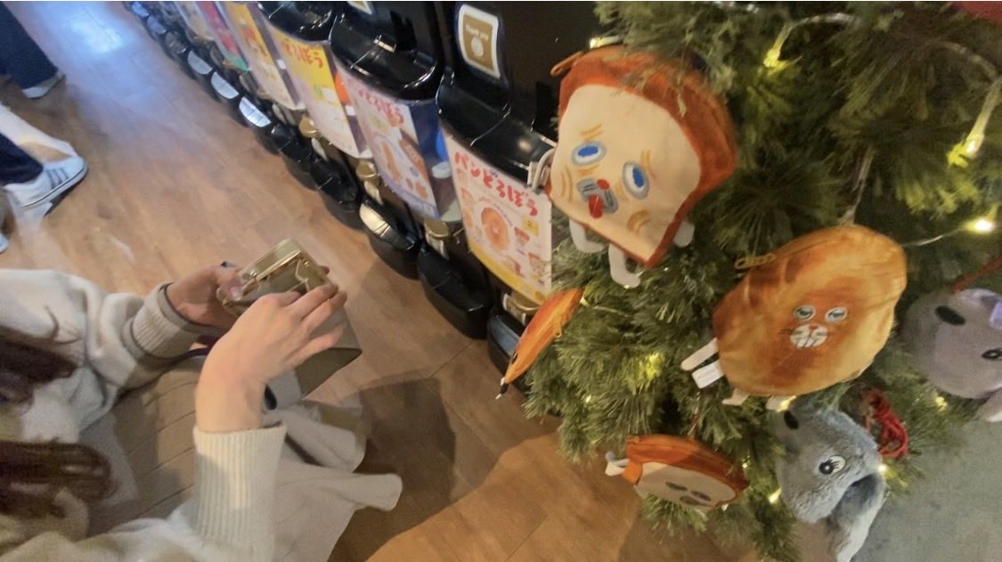 ujccyngp's tweet photo. 【第九百一話】冬の「横浜赤レンガ倉庫」でショッピングとガチャガチャしてみた！！（クリスマスの「横浜」と「箱根」を巡る冬の神奈川旅♯４） https://t.co/JVAyfedkTr @YouTubeより

#yokohamaredbric 
#横浜赤レンガ倉庫
#横浜クリスマスマーケット
#横浜観光
#神奈川県横浜市 https://t.co/r8f4HwxNVI