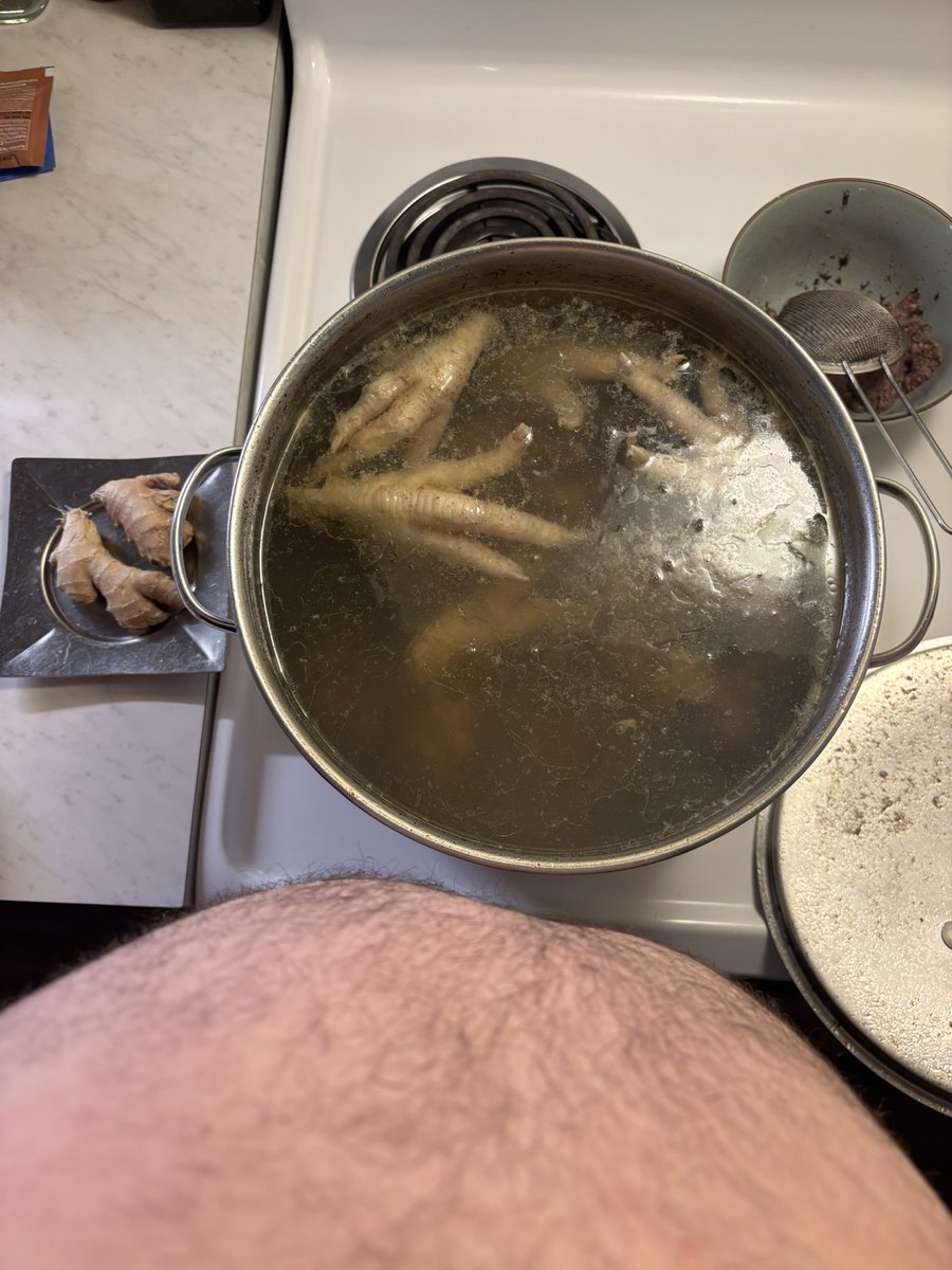 dirtybulkdaddy's tweet photo. cookin https://t.co/rzNFRRXNiB
