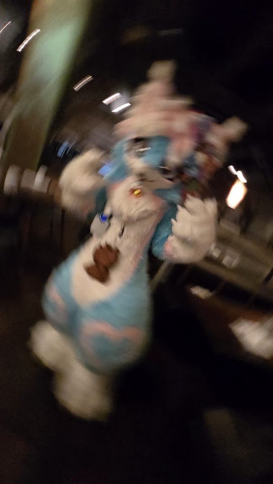Pawkichip's tweet photo. thighs so thicc i can't fit in the booth :< https://t.co/mgxTNIgwkx