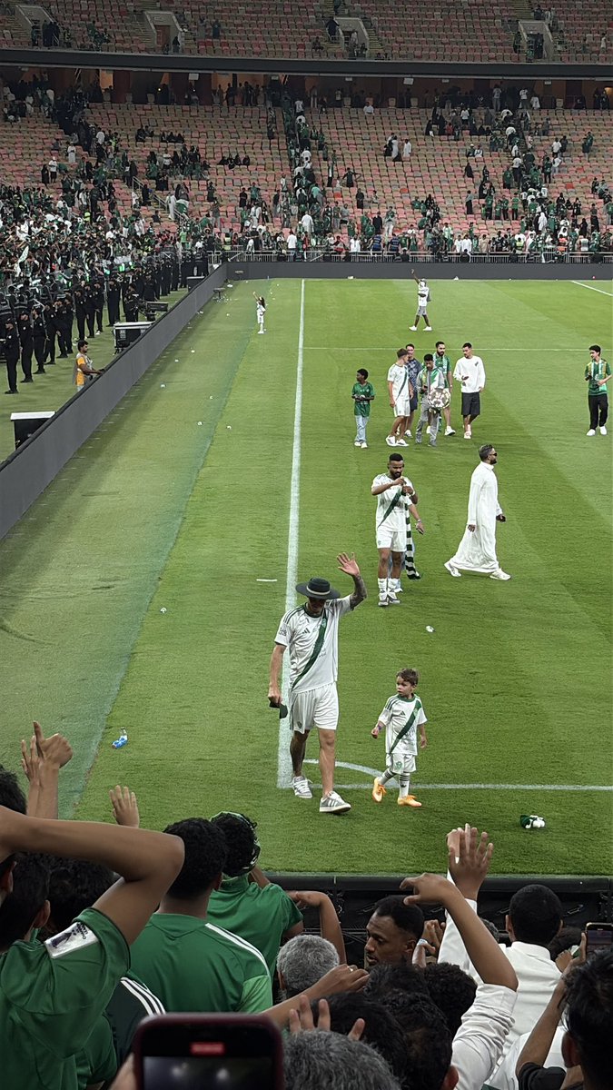 IDhaannaa's tweet photo. AURA💚 https://t.co/Sp7KmNpZAz
