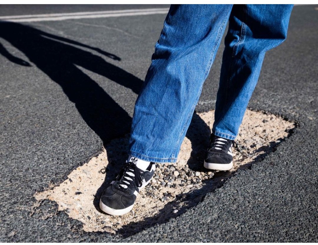 JohnES45's tweet photo. This is just one of many similar pot holes on the Mornington Peninsula roads - on main roads so very damaging &amp; dangerous.
Sack Vic Labor as they are responsible for the "rust bucket" condition of Victoria. https://t.co/WJz0TRMLIs