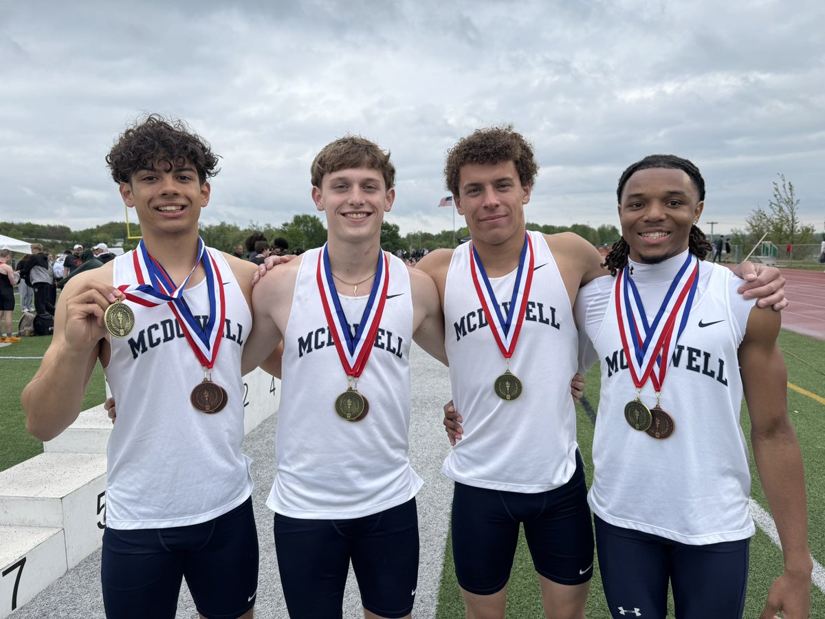 ETNreisenweber's tweet photo. D-10 1,600 relay champs! West Middlesex and McDowell girls and Sharon and McDowell boys. https://t.co/AWSUMpbZBG