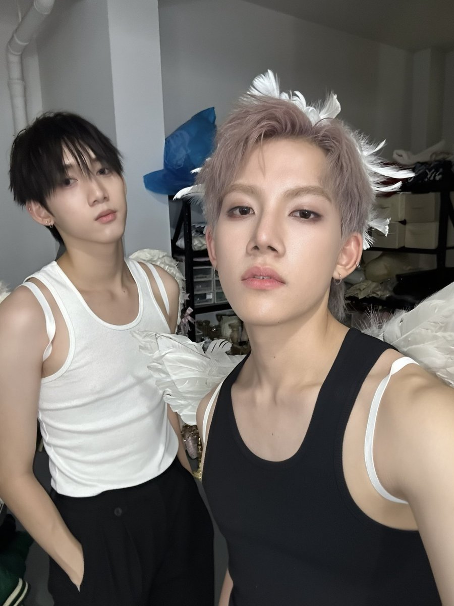 beibeikrit's tweet photo. เบอิ x ชาละวัน
SeLFie duMPpp

#BeibeiKrit #SH1NE https://t.co/bu7ImDnI8v