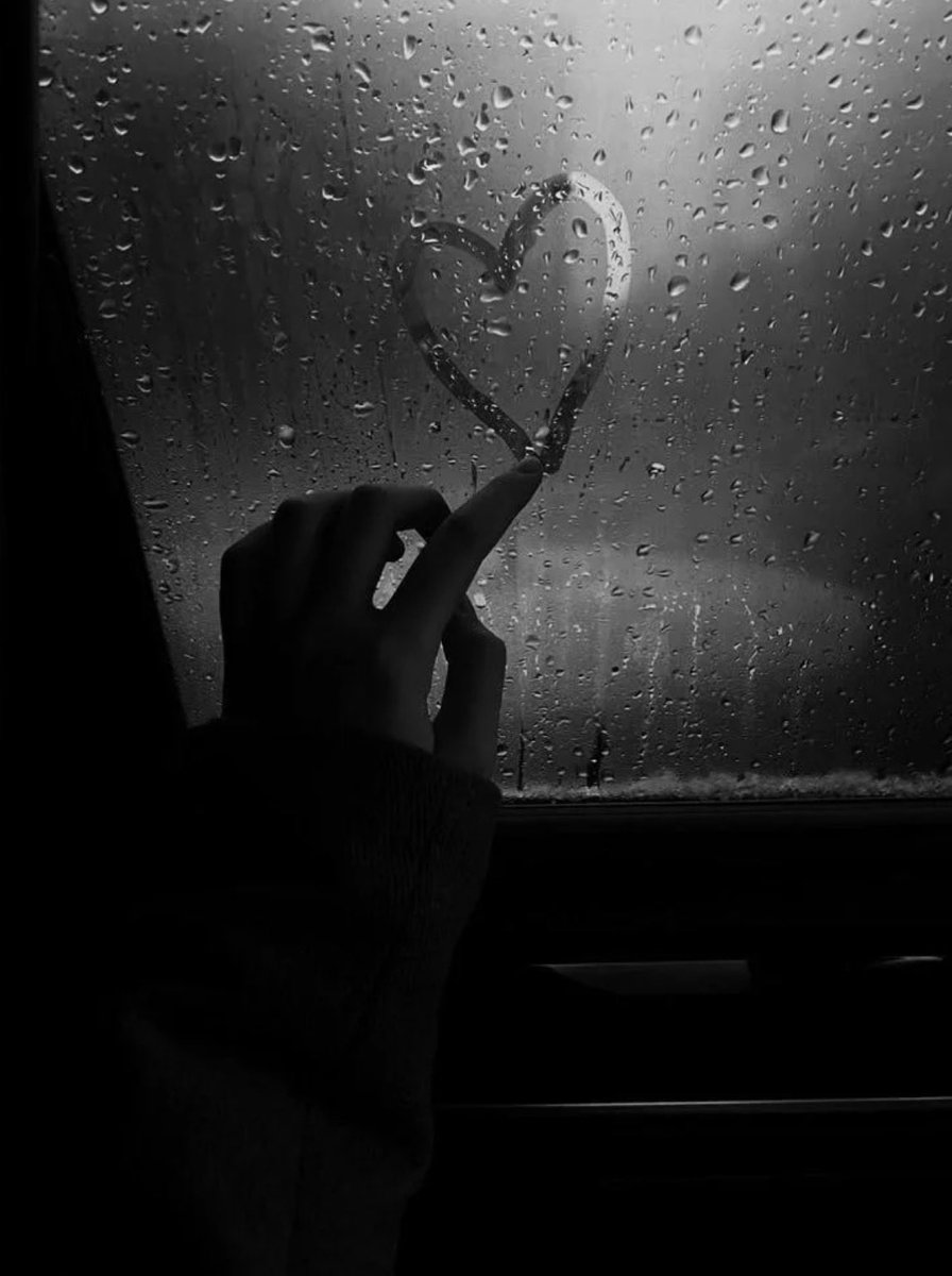 7palabraspoema7's tweet photo. The breath
of melancholy
made soft melody.
#7WordsPoem https://t.co/n1ClBeSWBk