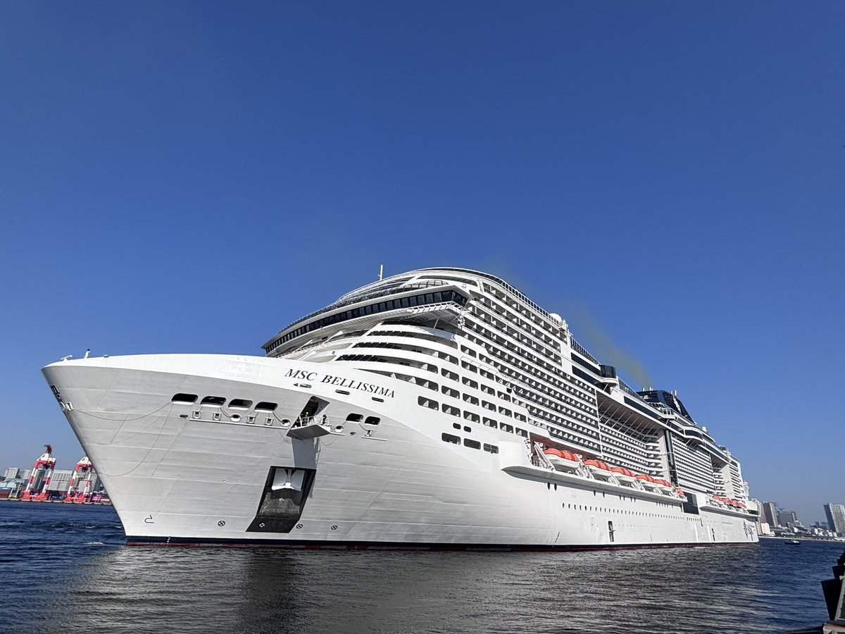 Cruise_Terminal's tweet photo. おはようございます☀
東京国際クルーズターミナルにMSC Bellissimaが入港致しました🛳️
本日16:30出港予定となっております🫡
出港時はターミナルにて巨大なMSC Bellissimaを間近でご覧いただけますのでぜひターミナルにお越し下さい⚓️
#クルーズ
#msc_bellissima 
#クルーズターミナル
#東京港 https://t.co/vA0twI05JC