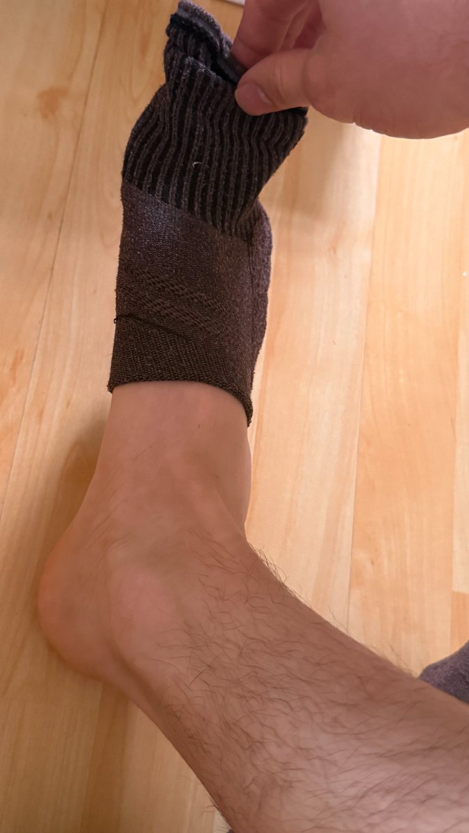 cherub_querub's tweet photo. #MaleFeet
#GuyFeet
#MensFeet
#MaleFootFetish
#FootFetishMale
#SexyMaleFeet
#ManFeet
#BigMaleFeet
#MaleSoles
#FootMaster https://t.co/KxxdSpQYsi