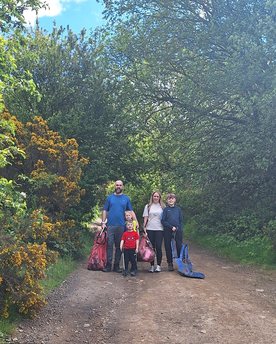FriendsofEH's tweet photo. #wombles @annaturley @ClevelandFB #estonhills thank you to all involved! https://t.co/Jq4uCKFrMk