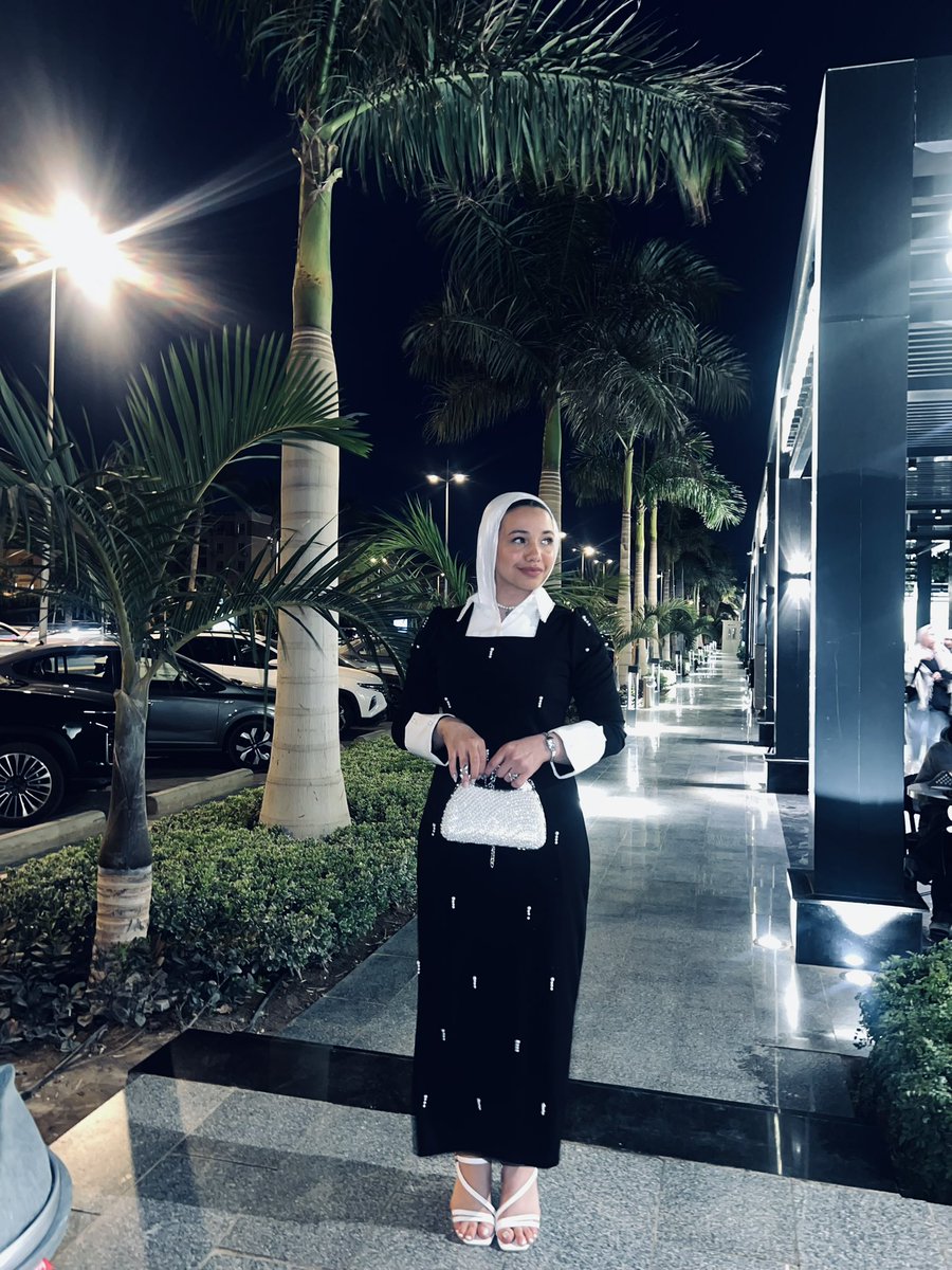 ___Mennamohamed's tweet photo. Sprinkles of delight 🖤 https://t.co/m3B3yw9SNX
