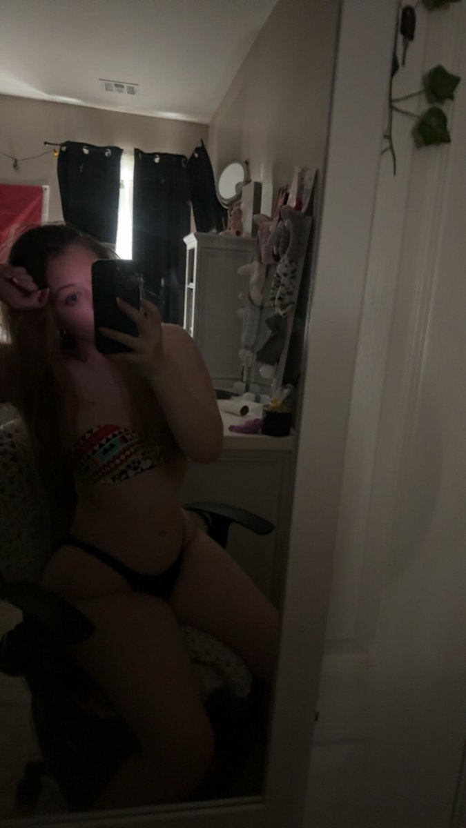 Chloe tweet media