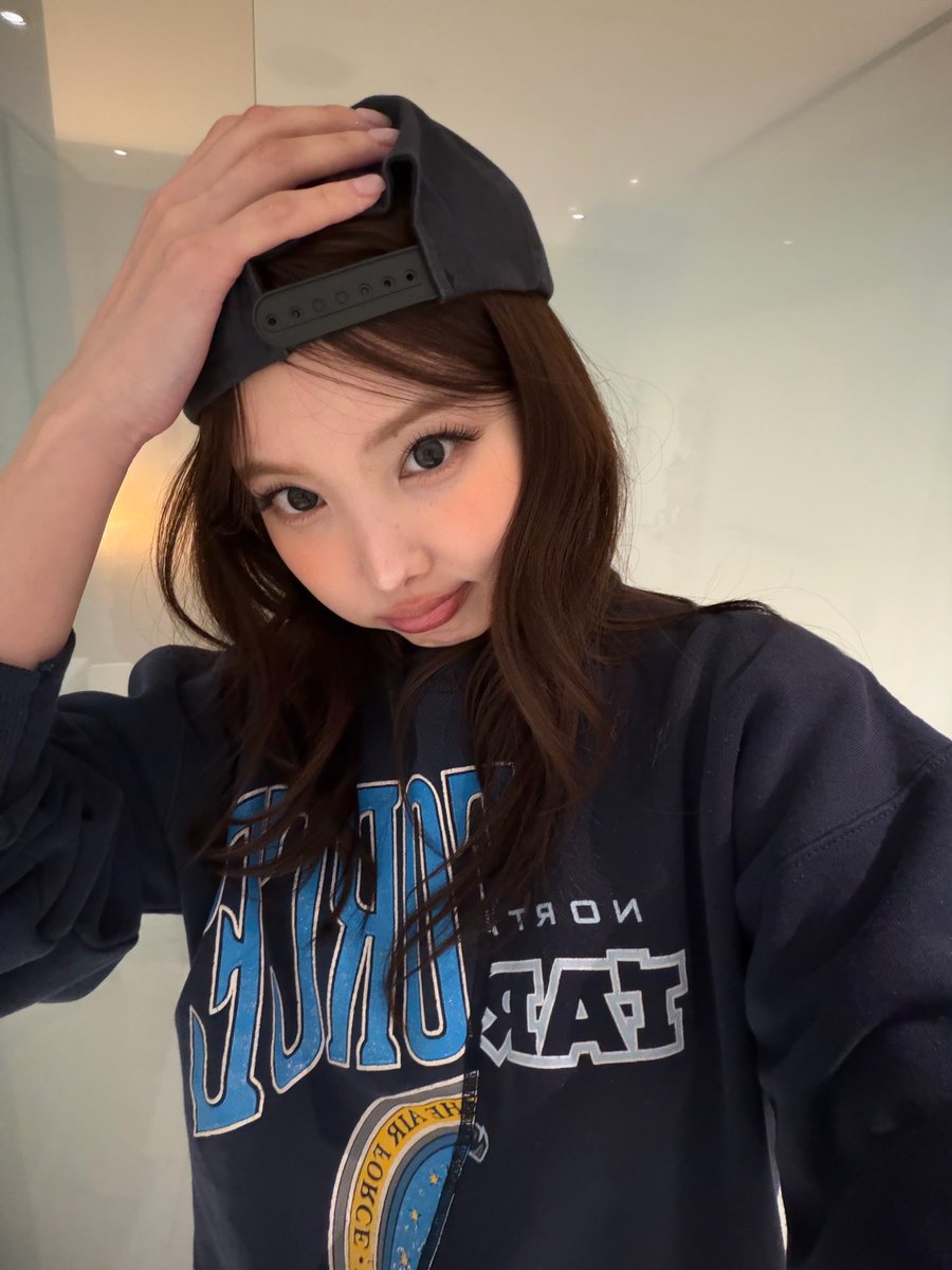나연🫧 tweet media