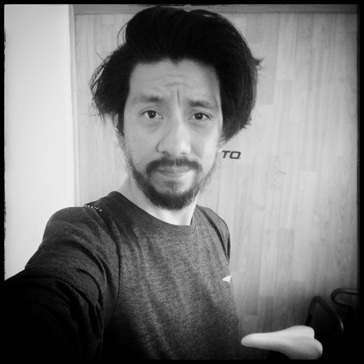 IASuarezV's tweet photo. Buenos días!

#selfie #Photograph #Monochromatic #selfie #iasuarezv #antuansv #claroscuro https://t.co/y7LpQSMdOW