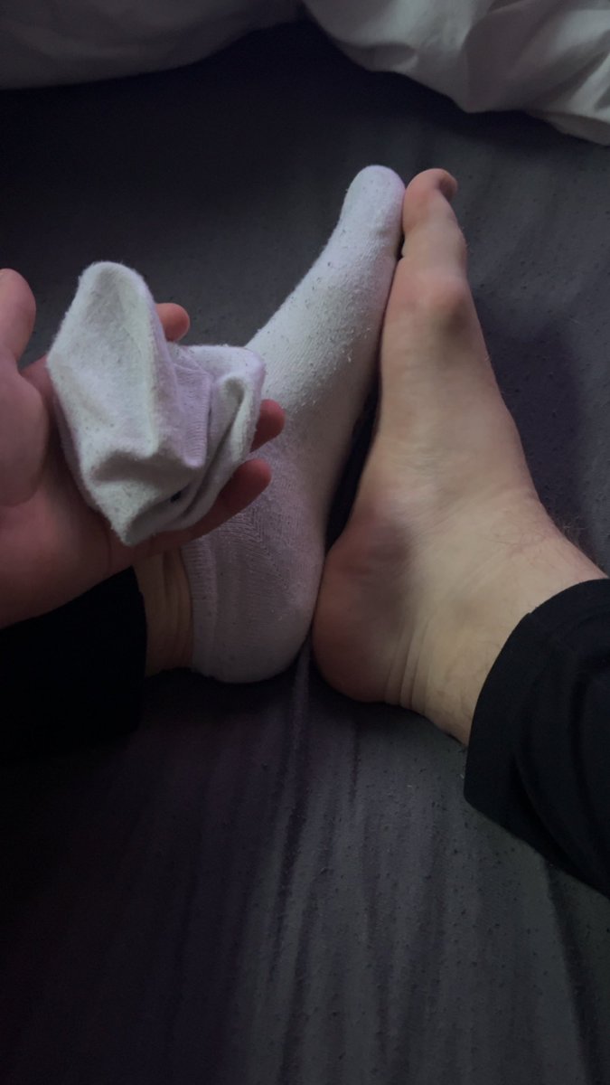 Ben_Master_'s tweet photo. Des putes à dressé à cette heure ?😈
DM🔥

#cashmaster #soumis #master #alpha #alphamale #findom #moneyslave #cashslave #masterfeet #malefeet #feet #paypig #gay #gayfeet #footfetish #footmaster #humanatm #kiffeur #financialdomination #finsub https://t.co/xX5OVKAA8N