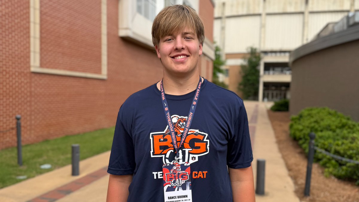 CClemente247's tweet photo. It's Auburn or Kentucky for OT Rance Brown, who was back in for Big Cat Weekend and could have a decision in the next couple weeks (VIP)

"I love this place. Obviously grew up around here and just getting more in-depth, you can't beat it."
https://t.co/91KqfkRYAG https://t.co/n4dDbh3xDo