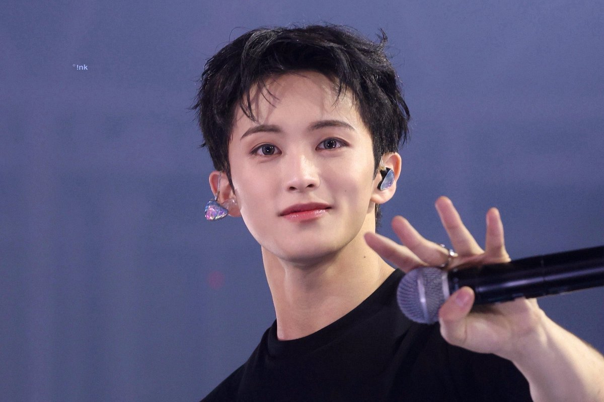 엔 tweet media