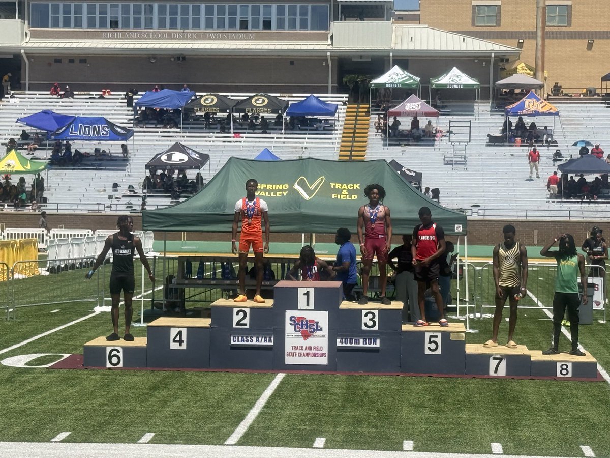 blakeraley's tweet photo. Football players working in the state track finals today @CoachGardner53: 4x100 State Champs: @PrimeTime_J12 @TahlibNelson843 @KyrellJamison & @CamariB8. Add ‘26 unsigned @CamariB8 200M State Champ 🥇 & 100M 🥈, @KyrellJamison 400M 🥈, @ ‘26 unsigned @DanielBriscoe25 Hi Jump State Champ 🥇. #Come2TheVille