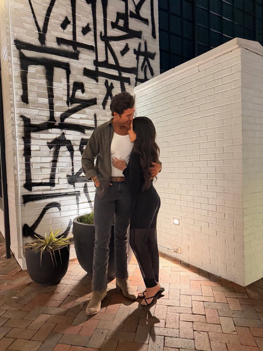 NotoriousAlphaa's tweet photo. I was telling her about how bad my sports betting account is looking this week, but the one tonight is gonna fix everything 💪🏼 https://t.co/u08bDW5P97