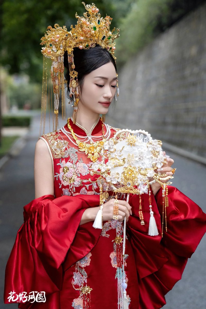 爱高叉体操服反差婊 tweet media