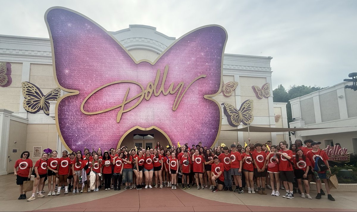 scmsband's tweet photo. Headed home after a GREAT DAY at Dollywood 🦋 https://t.co/ctq5z33uag