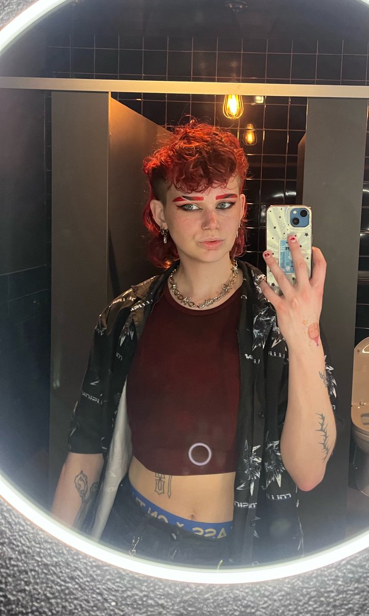 ⛧ 𝖋𝖎 they/them ♥️🖤 tweet media