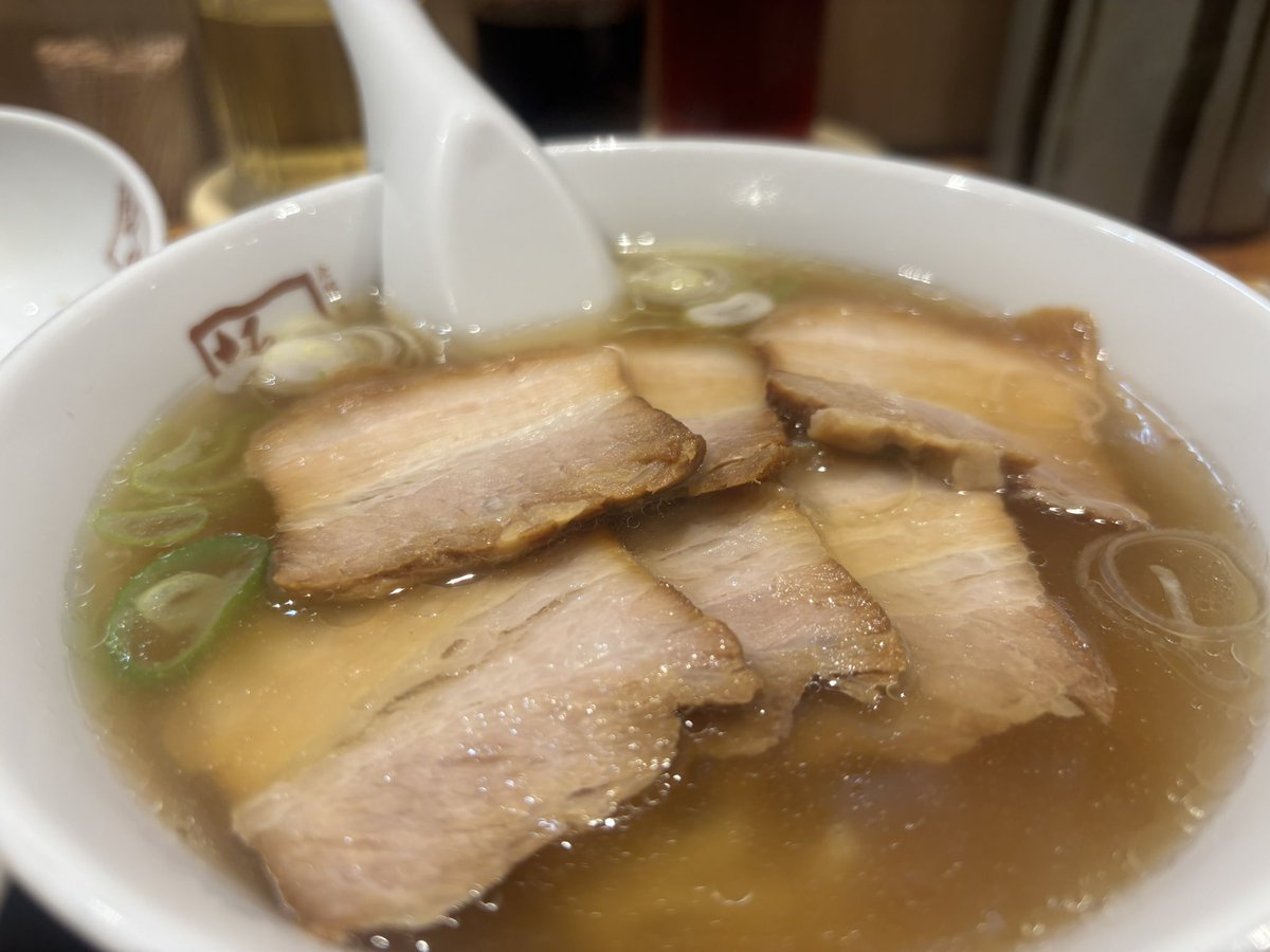 mt_dodo's tweet photo. (4/17)飲みが無かったので
坂内歌舞伎町店の半々セットB+チャーシューがベストオーダー
金曜日は餃子も安い
ビールはガマン https://t.co/d2BWRDoDOx