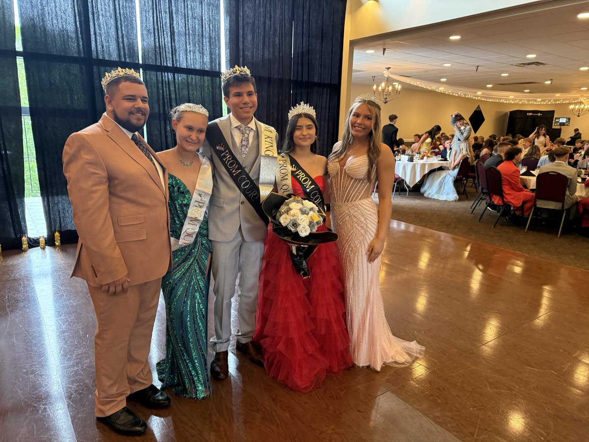 EFWarriors's tweet photo. Prom court! Congratulations to Dolche and Spencer on being named queen and king. Congratulations to Bri on being named queen at partners prom!! https://t.co/0nHyoExHok
