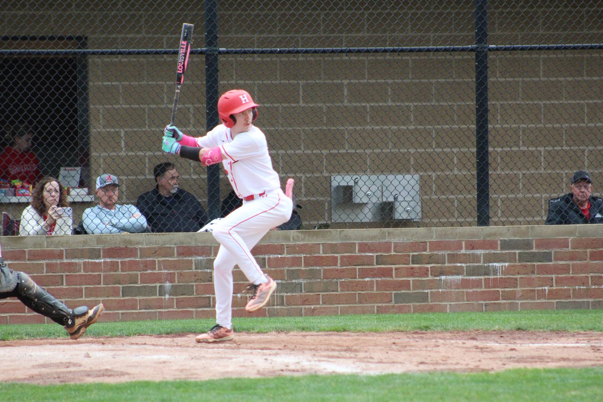 CoachBorchers31's tweet photo. Houston rallied for an 8-6 W vs. New Knoxville in G2 of a split DH on Sat., following a 2-0 L to Miss. Valley. Tucker Echols K'd 9 vs. the Blackhawks w/ only 3 H &amp; 2 BB (1 ER). In G2, Crim earned W #4 in '26, w/ 6 K's. Down 6-2, the Cats exploded for 6 in the 5th. @redsfanfalcon https://t.co/EVx0zySlYs