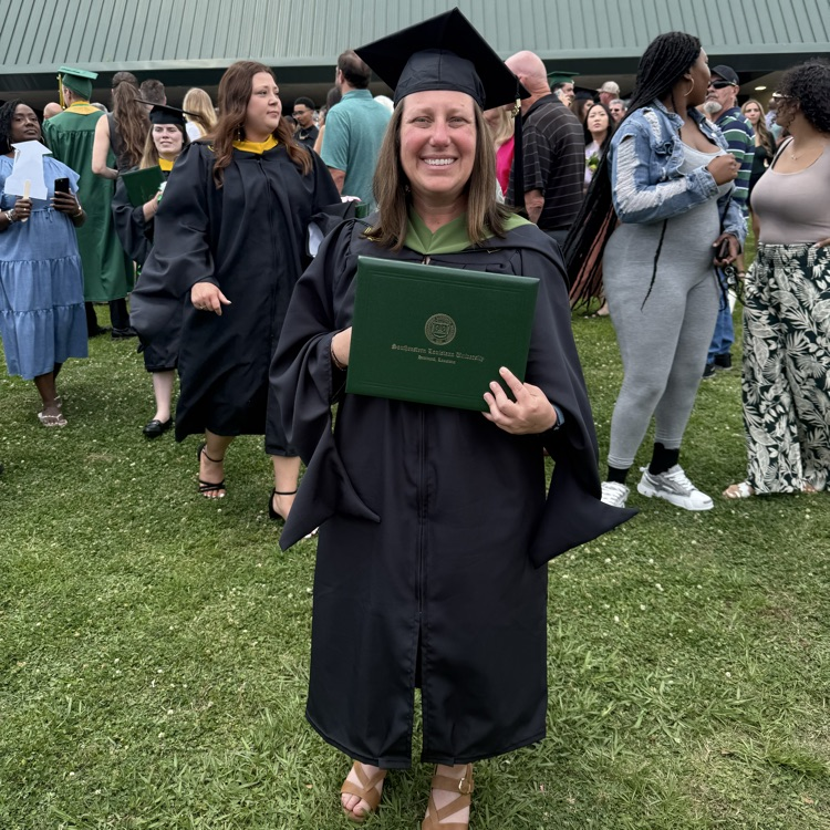 PaePandas's tweet photo. Congratulations to Kim Bryant who earned her Masters of Science in Kinesiology! https://t.co/8zSlr4RmsU