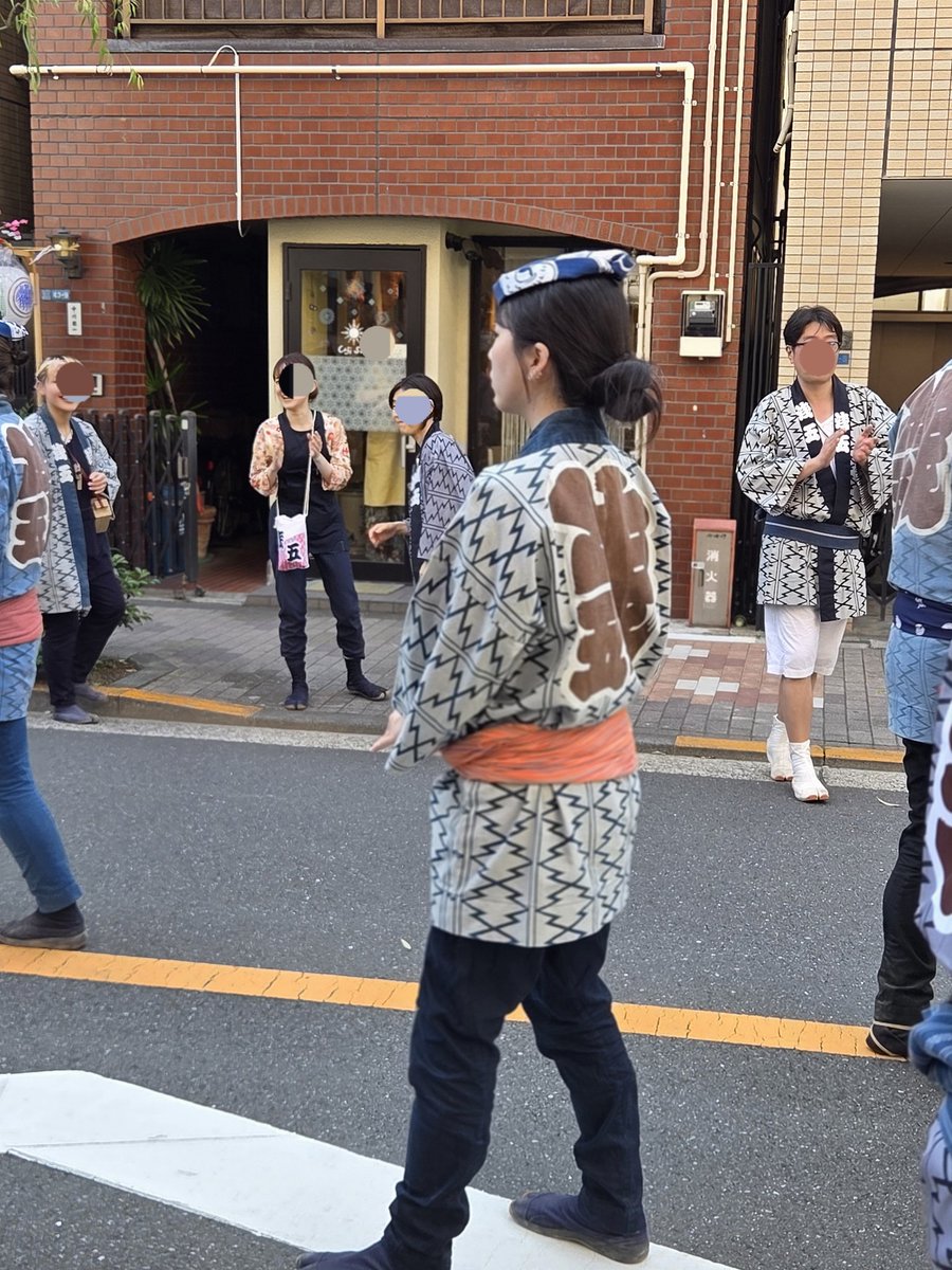 ISOJI_world's tweet photo. 三社祭デビュー🎵
愛娘が...😊👍

#2026三社祭 #神輿デビュー https://t.co/ew53pU58kA