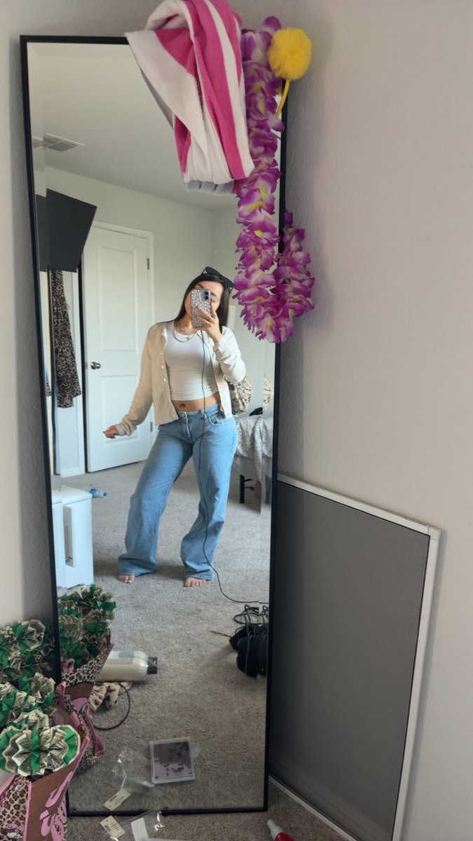 Ari🌸 tweet media