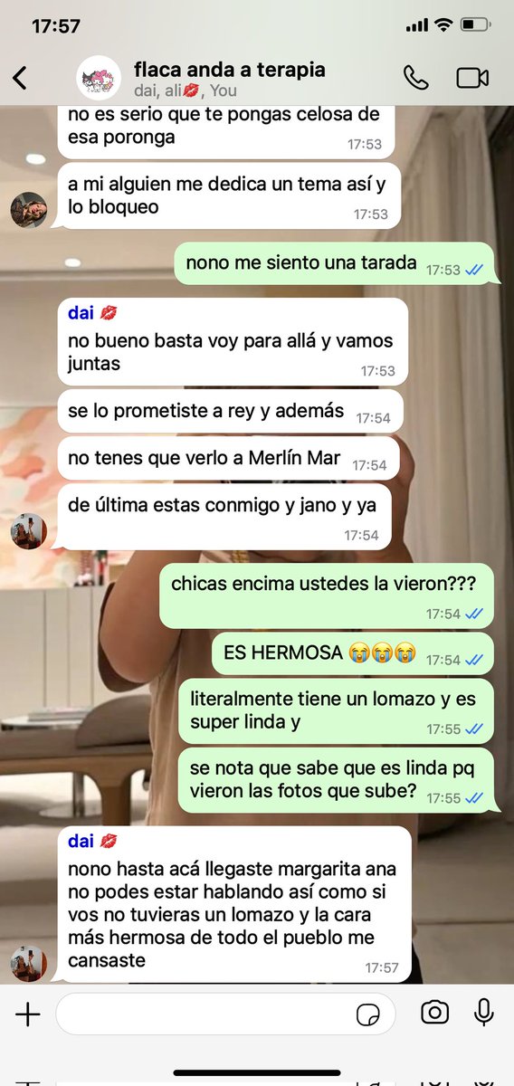 pipeisy's tweet photo. — 25. "hasta acá llegaste margarita ana" https://t.co/KXKxkZVjsq