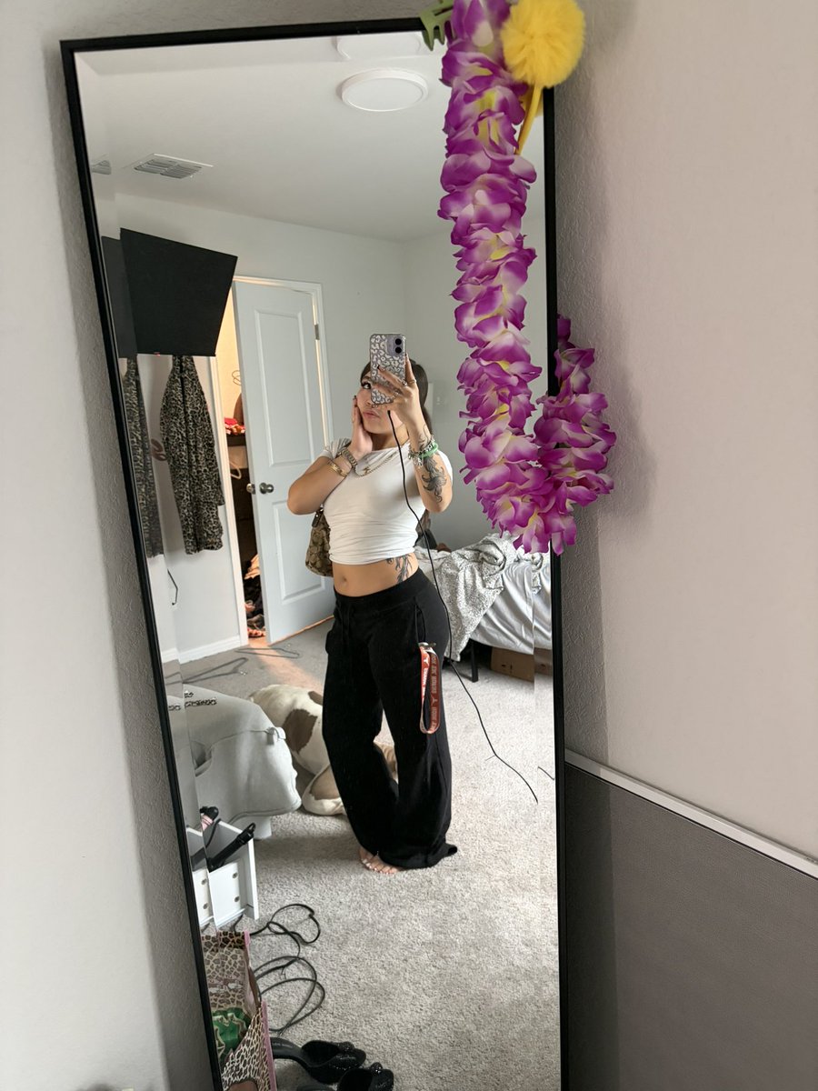 Ari🌸 tweet media