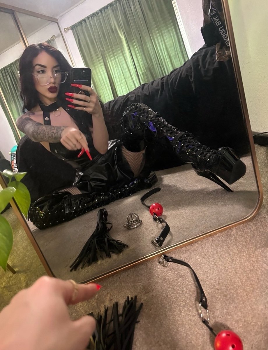Mistress Gigi ✨ tweet media
