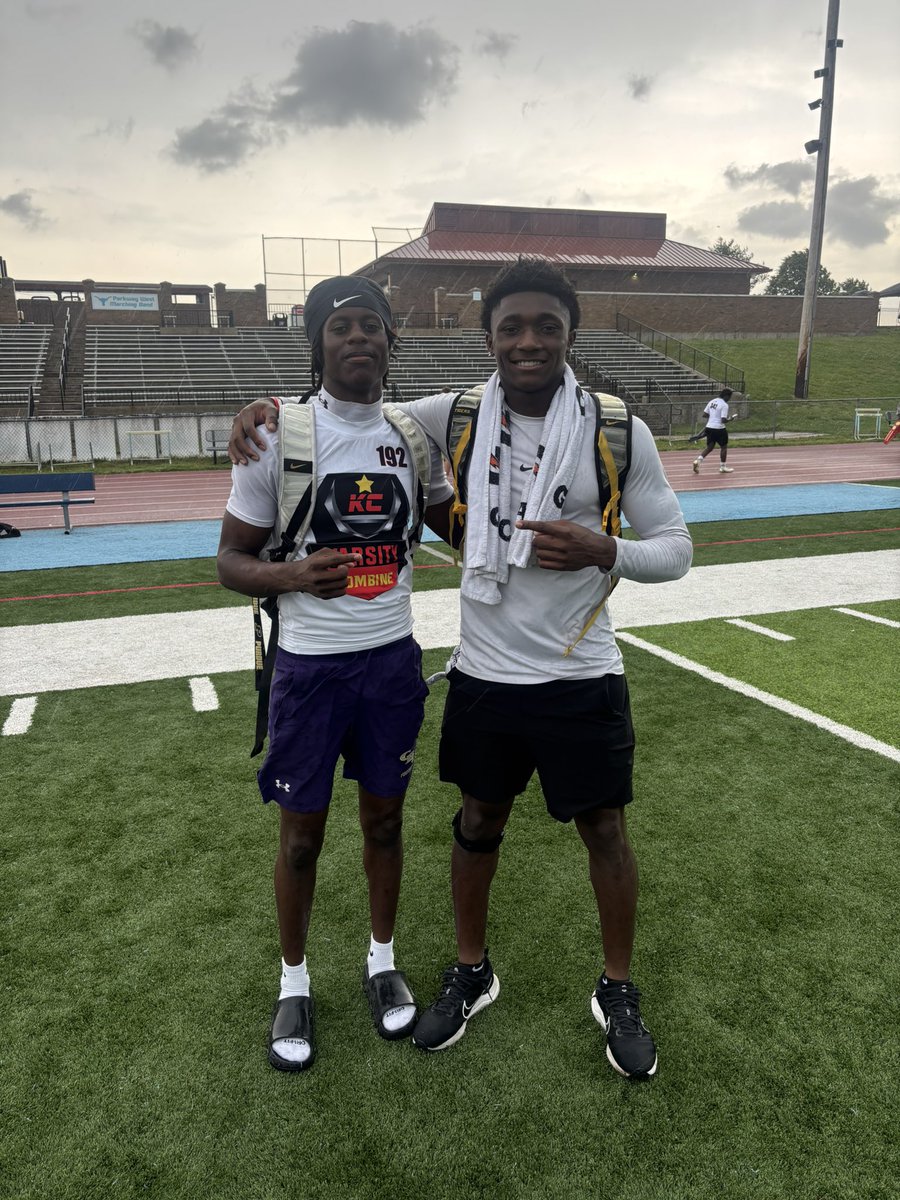 daylenharv's tweet photo. Honored to be named Qb mvp at @Varsitycombine1! it was a great experience and got to strengthen chemistry with 
@KingstonMcpike @Isaiahjthomas09 💜 #work @ScottPingel10 @CBCFootball @coachnellyy @JPRockMO @PrepRedzoneMO @Mckendree_FB @sixstarfootball @MBUFootball @elitefootball https://t.co/ZktrTUZX2z