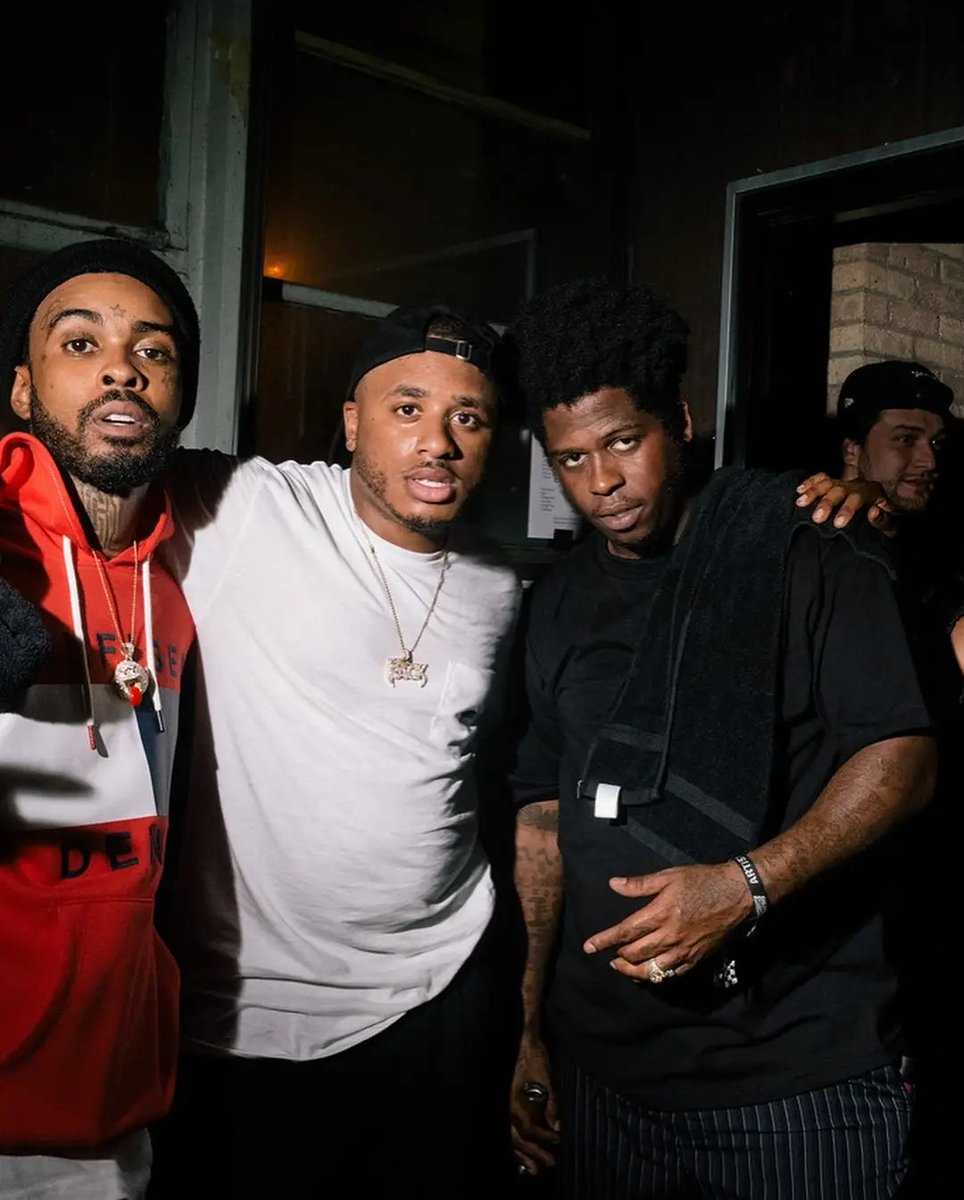 youngltheking's tweet photo. Who wants another wolfpack show? https://t.co/Zg2gxxePXL