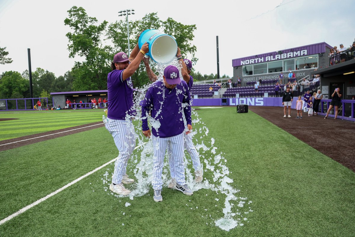 UNABaseball's tweet photo. what’s good🙂‍↕️❓ https://t.co/J3i8N9CxQk