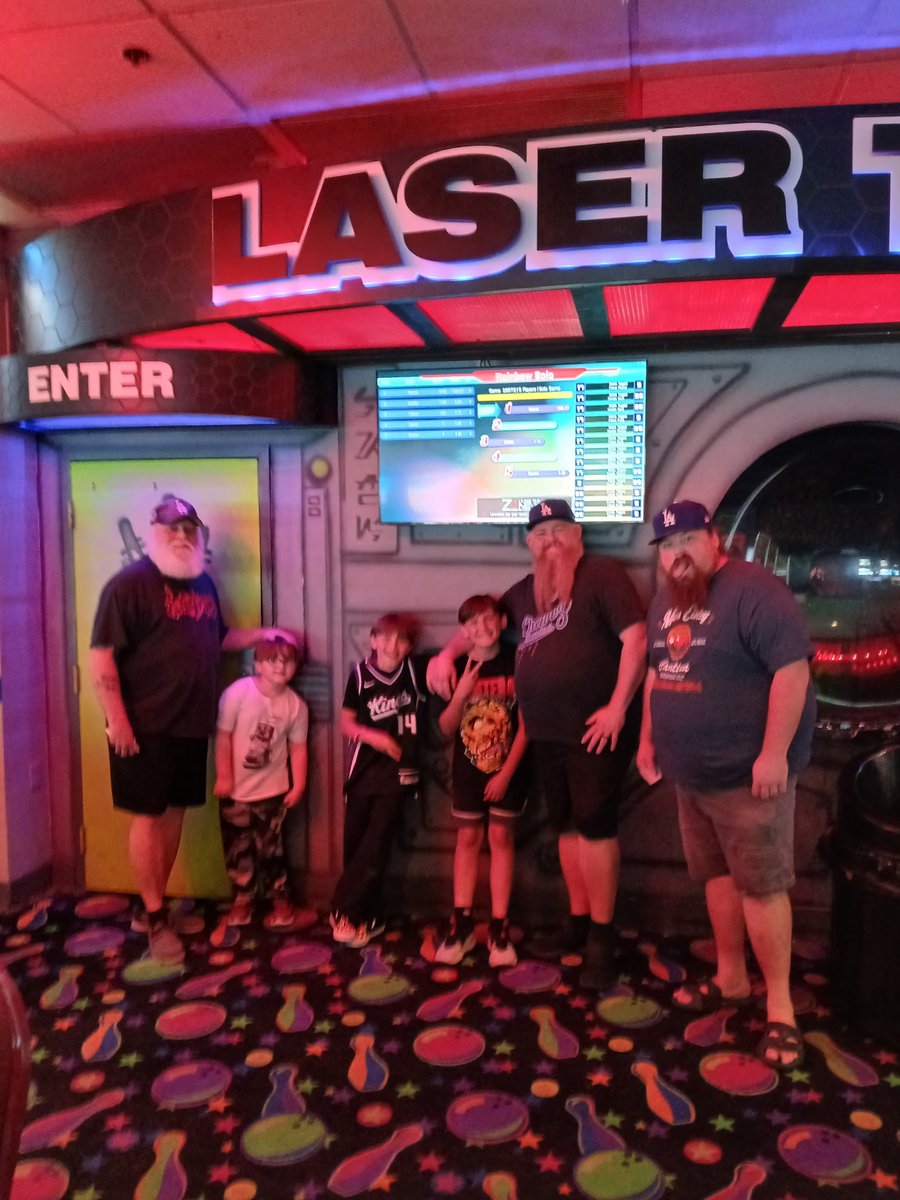 evil_toast916's tweet photo. Laser Tag and Bowling for the birthday boy!!!
#happybirthday #Lasertag #bowling https://t.co/a3QcmldjqR