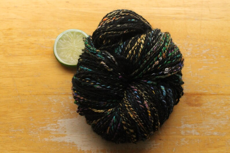 thefinelime's tweet photo. Isn't this #dkyarn pretty?! It's #handspun from natural, black #alpaca and colorful sari silk.
https://t.co/nBGAXw6mlt via @Etsy https://t.co/3iKuVniHkF
